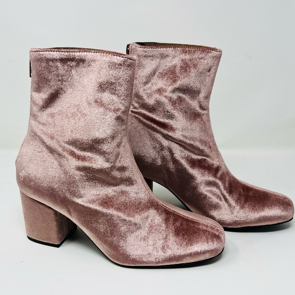 Free People Ankle Boots in Pink Velvet - Picture 5 of 15